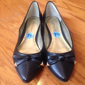 BCBGeneration Black Pointy Studded Flats w Bow